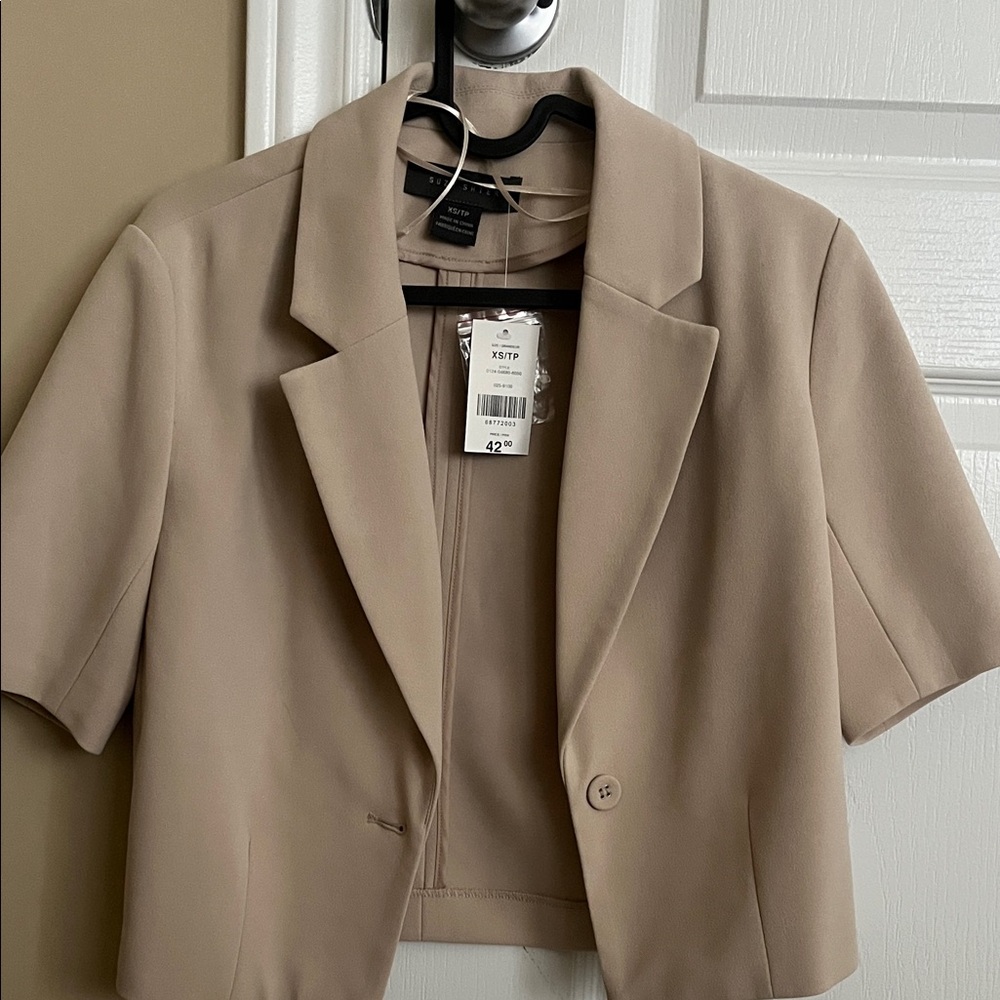 NWT Women's Cropped Blazer
